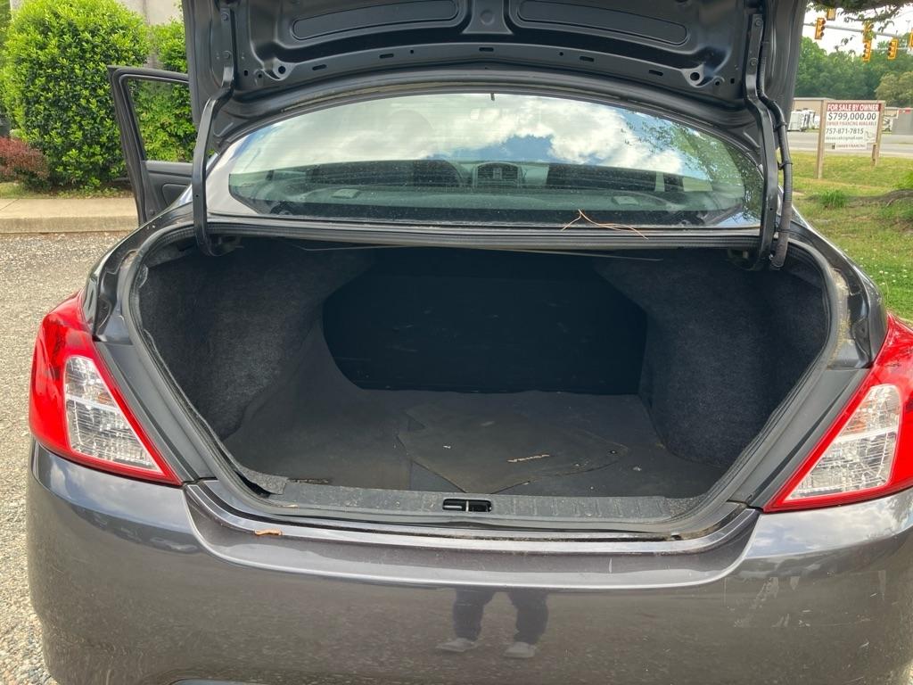 Nissan Versa 1.6 S 5M 2015