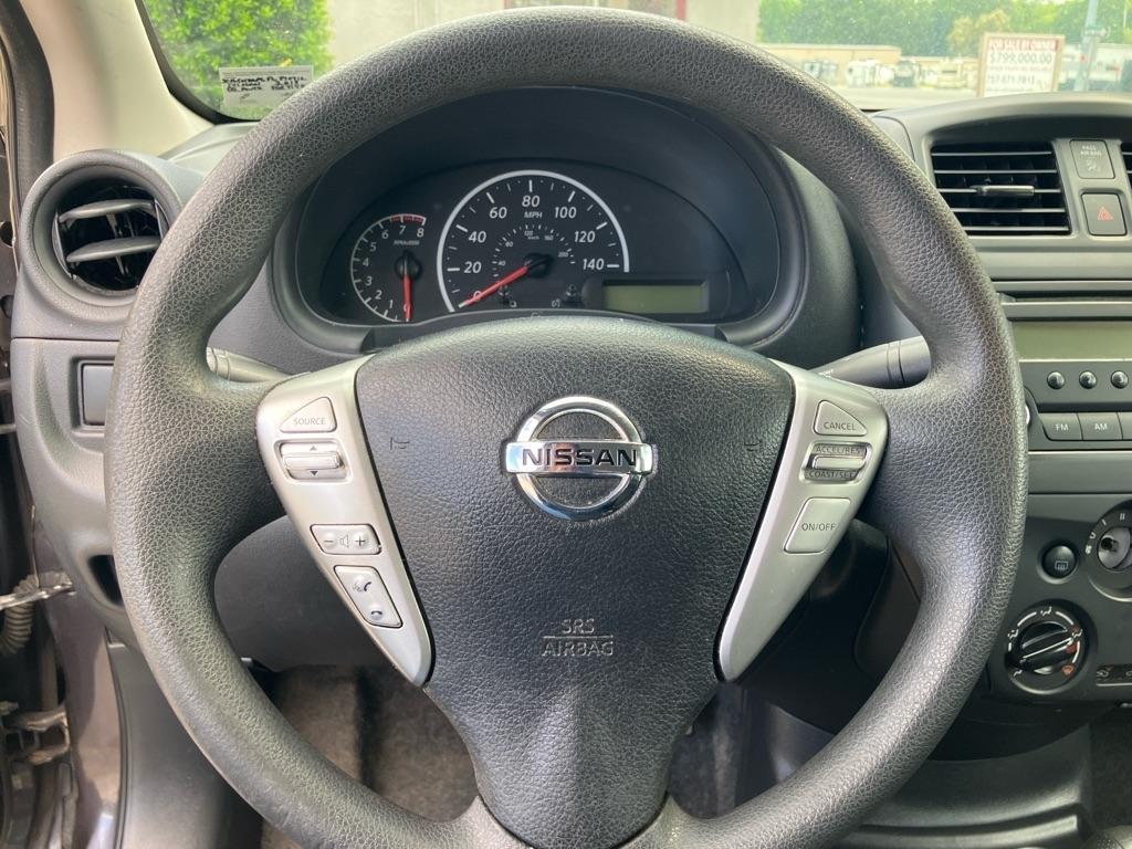 Nissan Versa 1.6 S 5M 2015