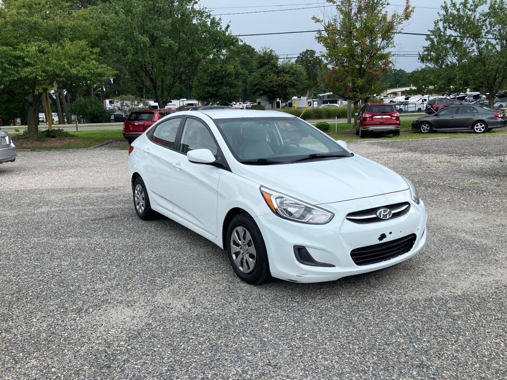Hyundai Accent GLS 4-Door 6A 2015