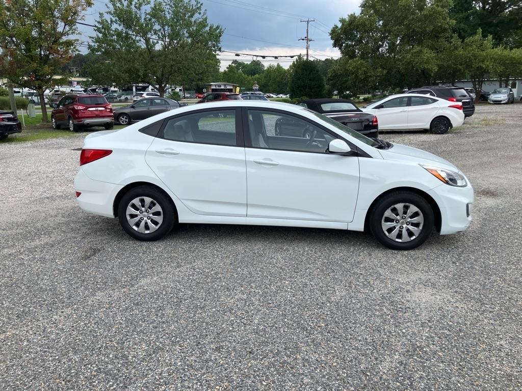 Hyundai Accent GLS 4-Door 6A 2015