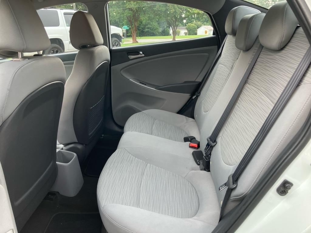 Hyundai Accent GLS 4-Door 6A 2015