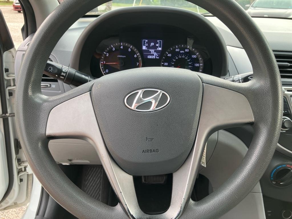 Hyundai Accent GLS 4-Door 6A 2015