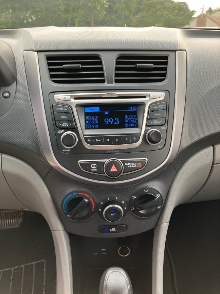 Hyundai Accent GLS 4-Door 6A 2015