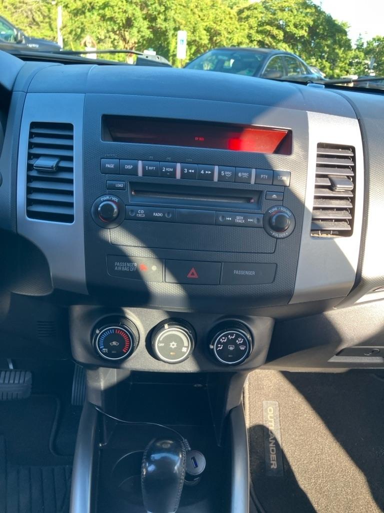 Mitsubishi Outlander SE AWD 2012