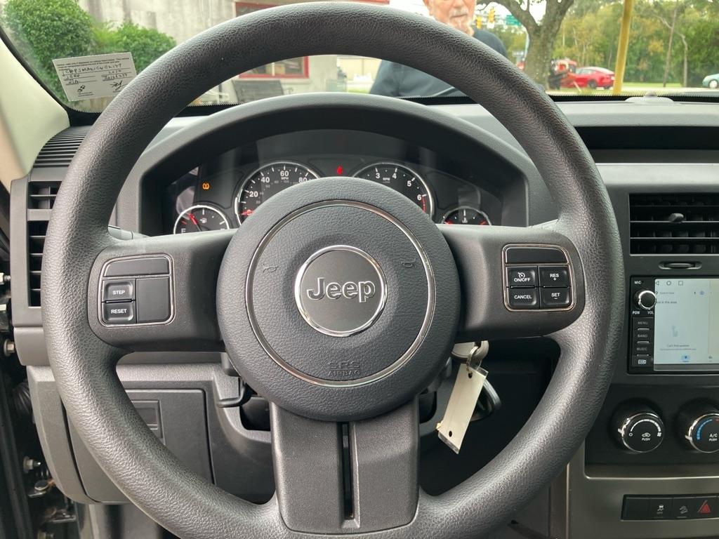 Jeep Liberty Sport 4WD 2012