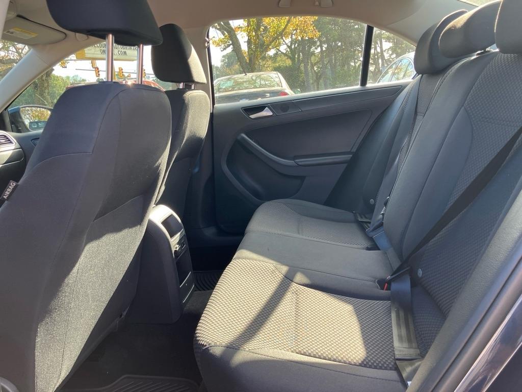 Volkswagen Jetta S 2014