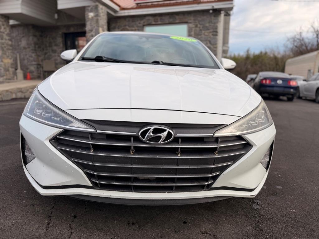 Hyundai Elantra  2020