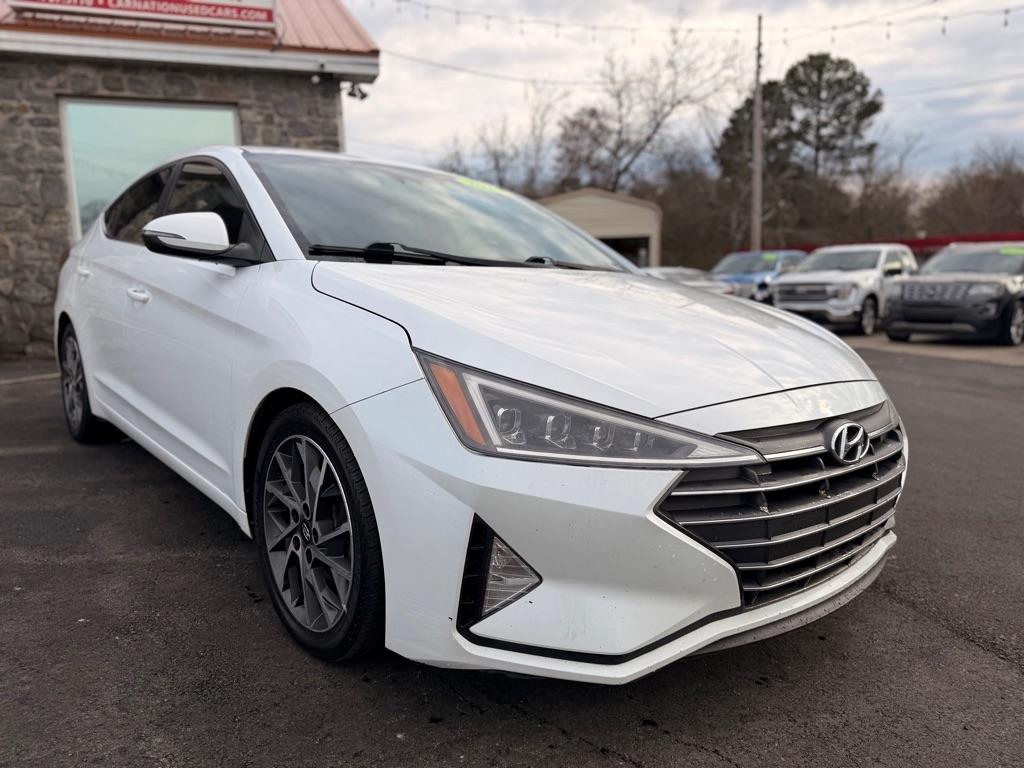 Hyundai Elantra  2020