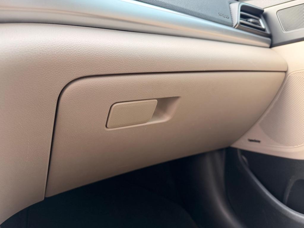 Hyundai Elantra  2020