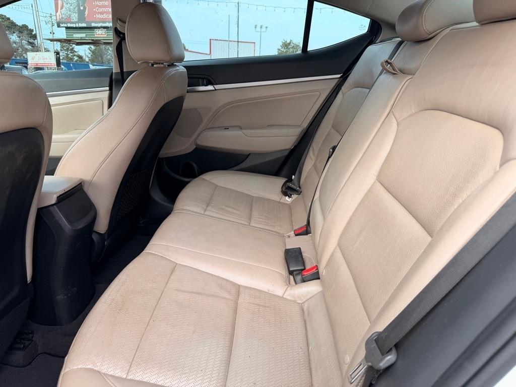 Hyundai Elantra  2020