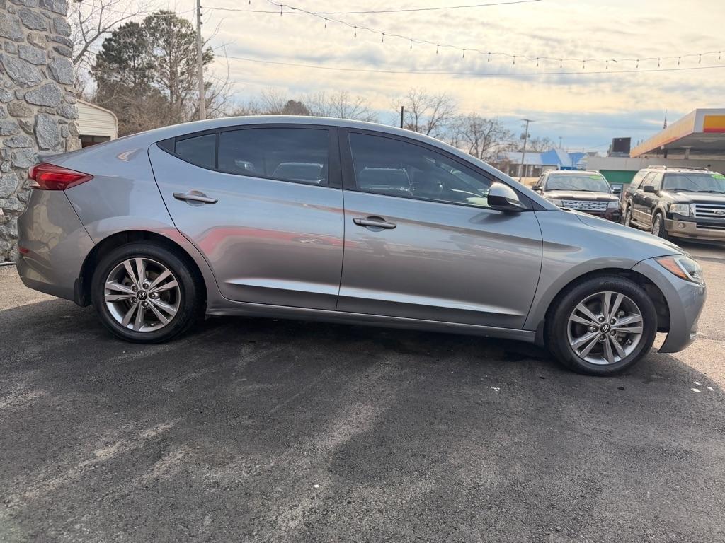 Hyundai Elantra  2018