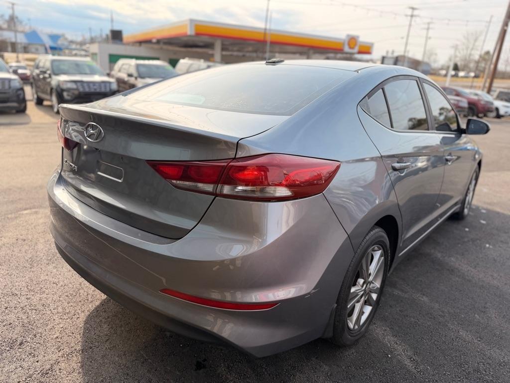 Hyundai Elantra  2018