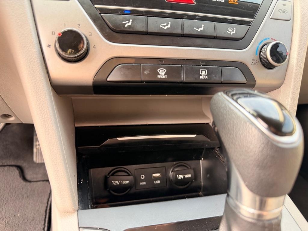 Hyundai Elantra  2018