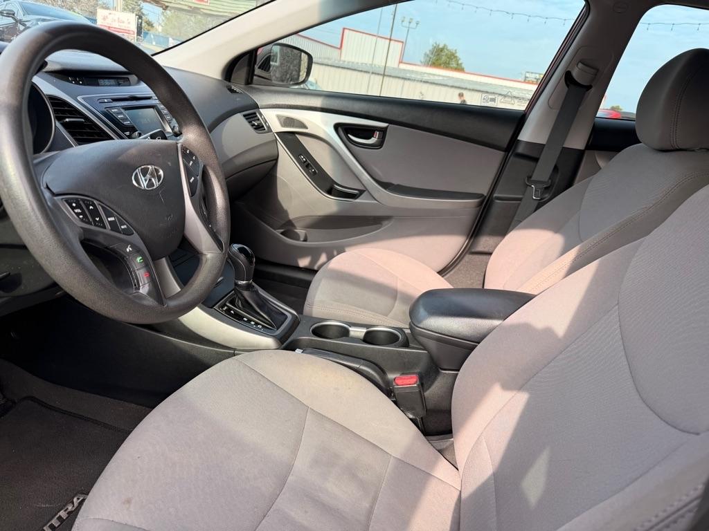 Hyundai Elantra  2015