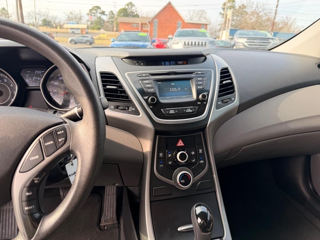 Hyundai Elantra  2015