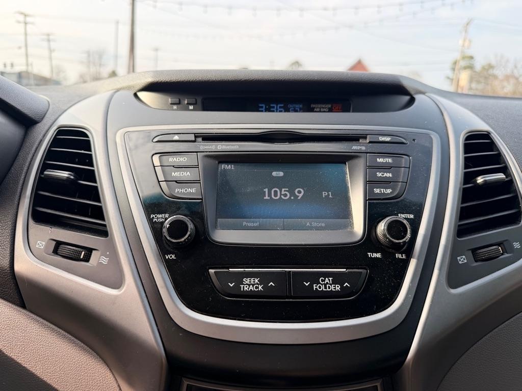 Hyundai Elantra  2015