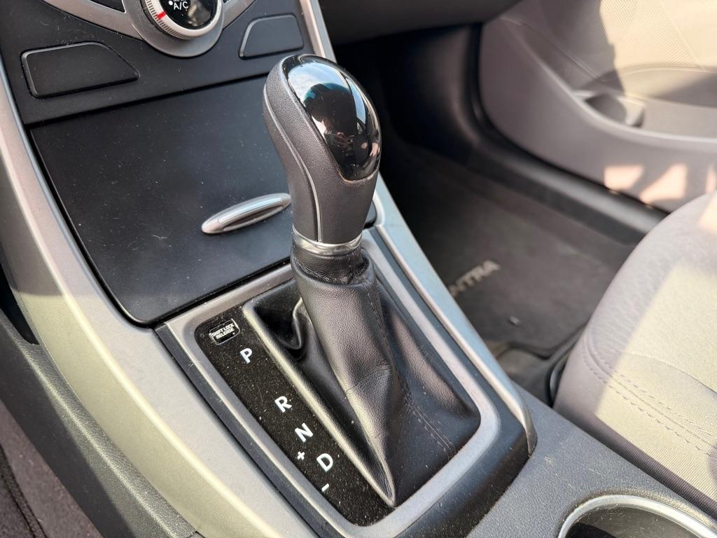 Hyundai Elantra  2015