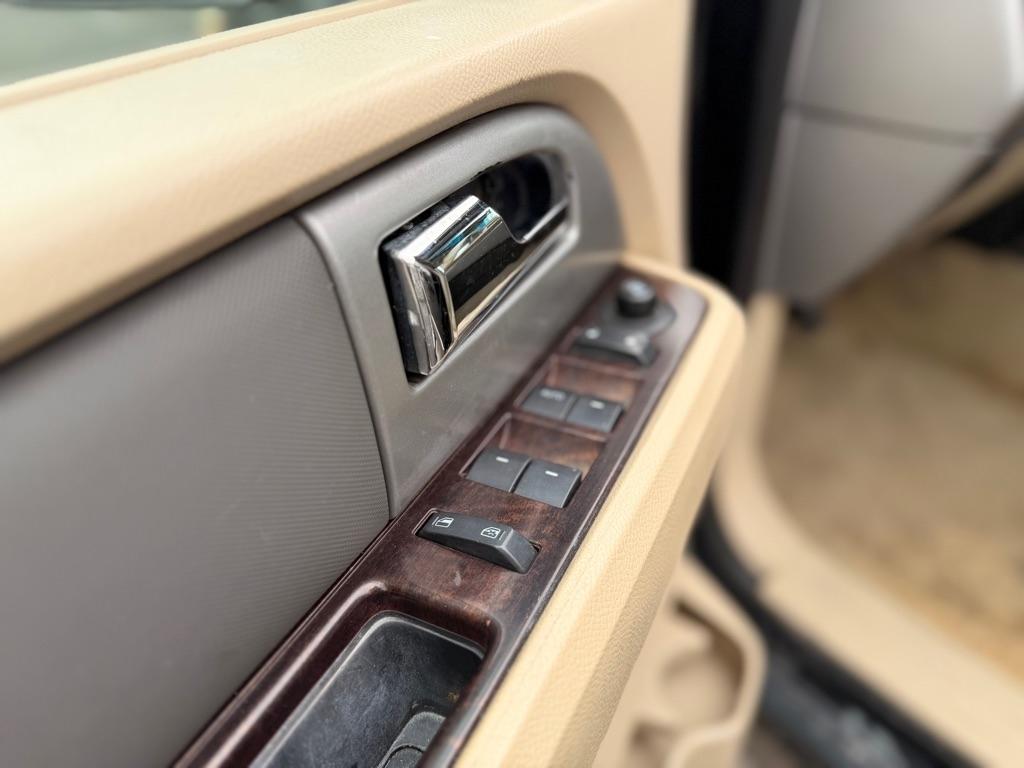 Ford Expedition  2012