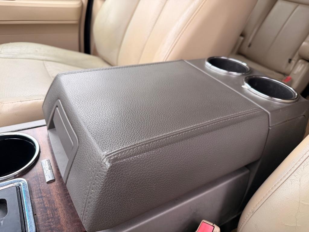 Ford Expedition  2012