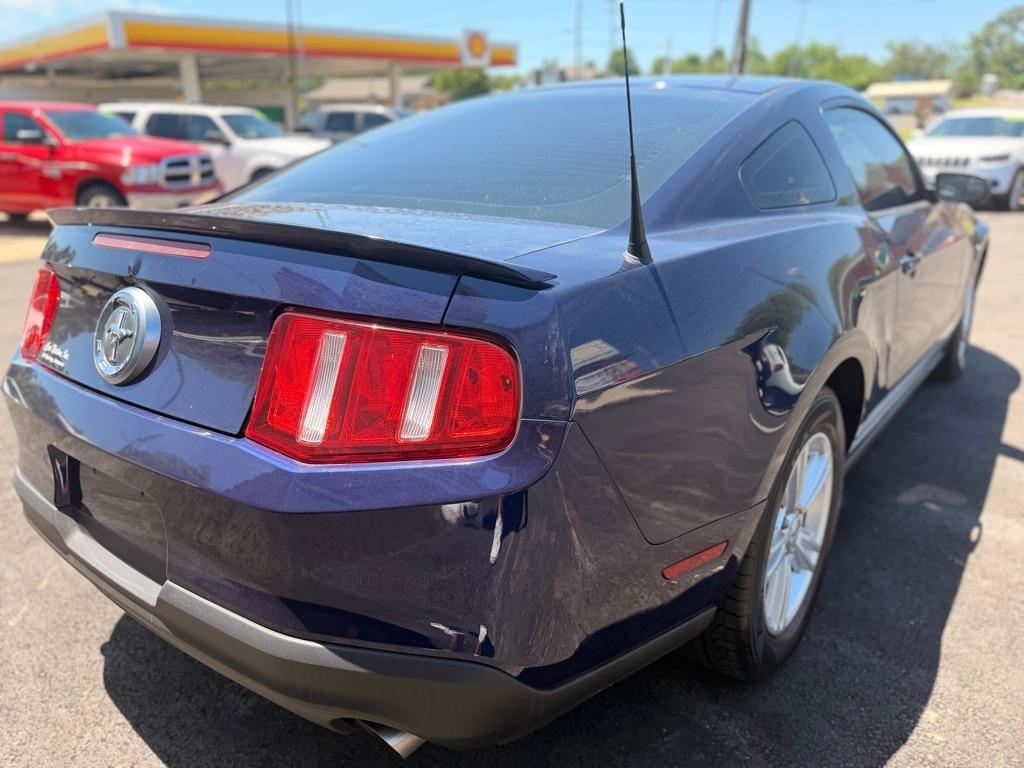 Ford Mustang  2011