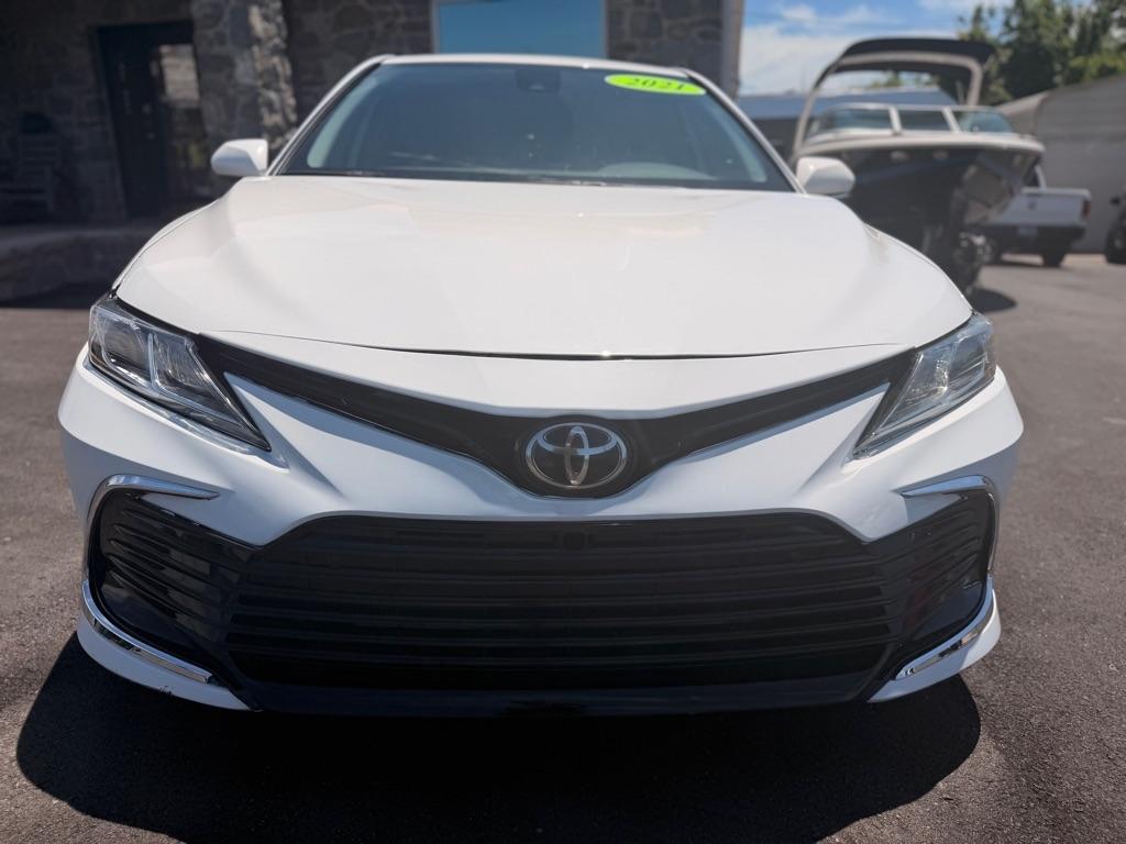 Toyota Camry  2021