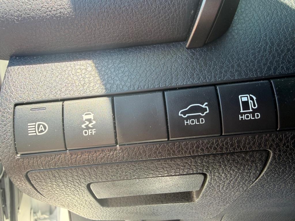 Toyota Camry  2021