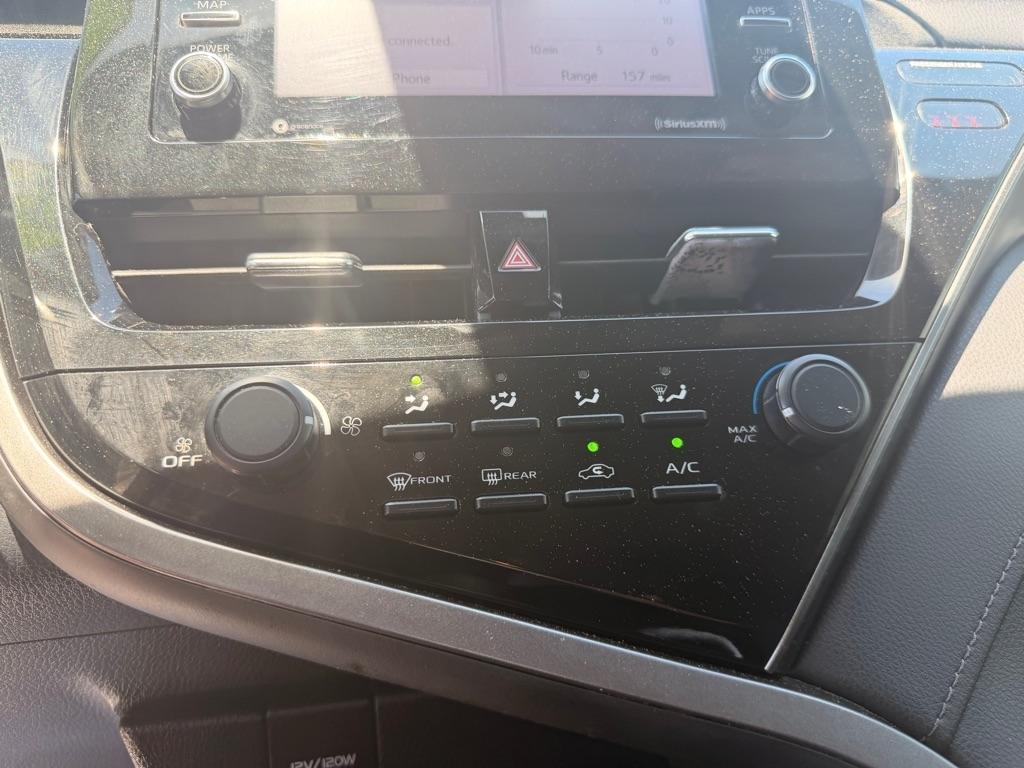 Toyota Camry  2021