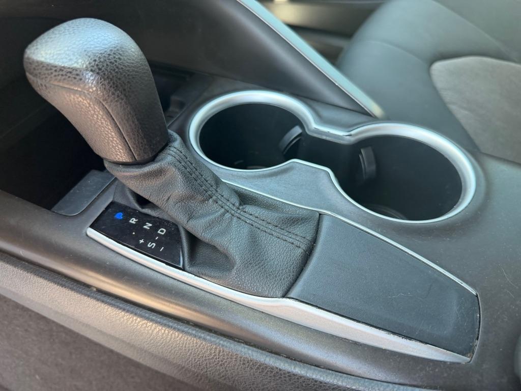 Toyota Camry  2021