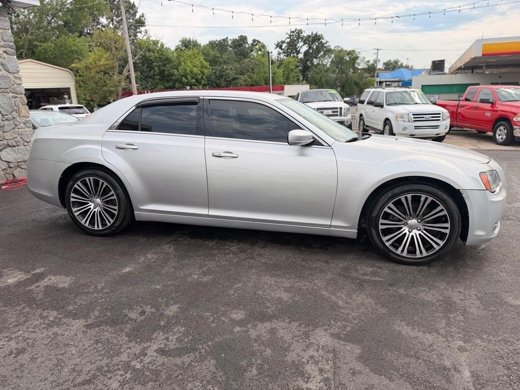 Chrysler 300  2012