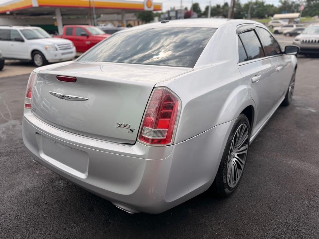 Chrysler 300  2012