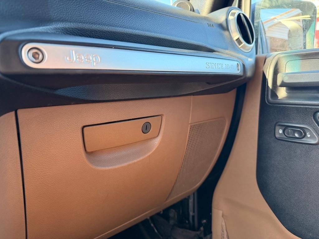Jeep Wrangler  2011