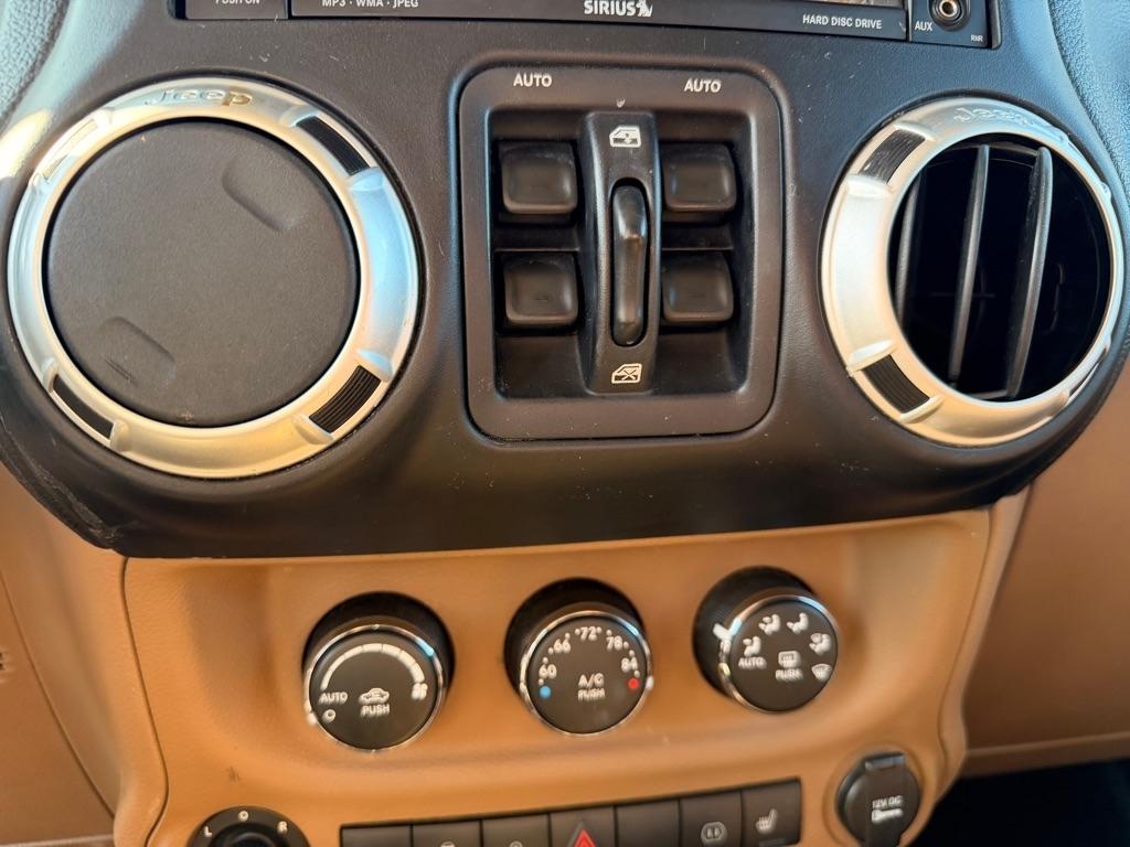 Jeep Wrangler  2011