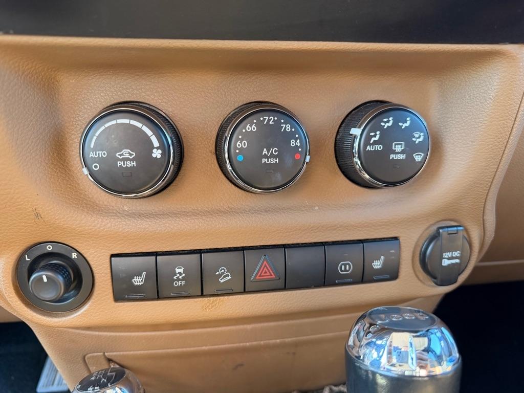 Jeep Wrangler  2011