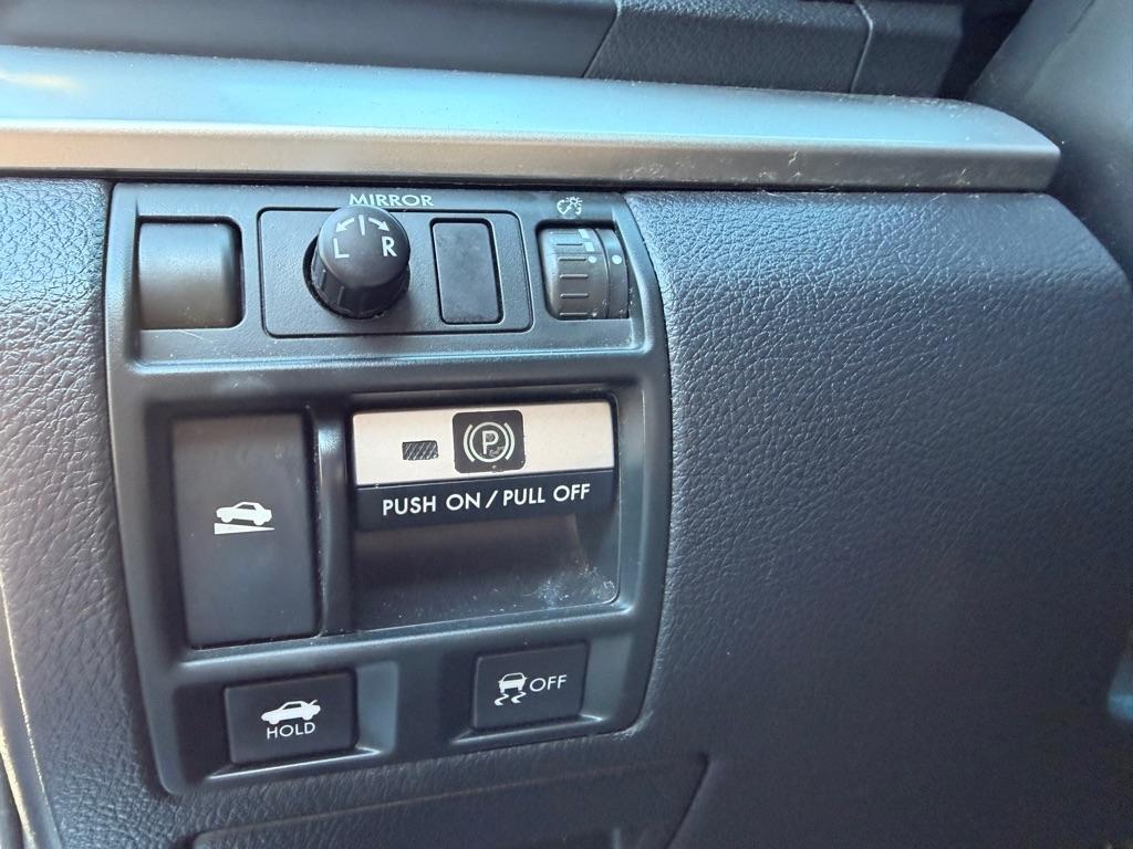 Subaru Legacy  2013