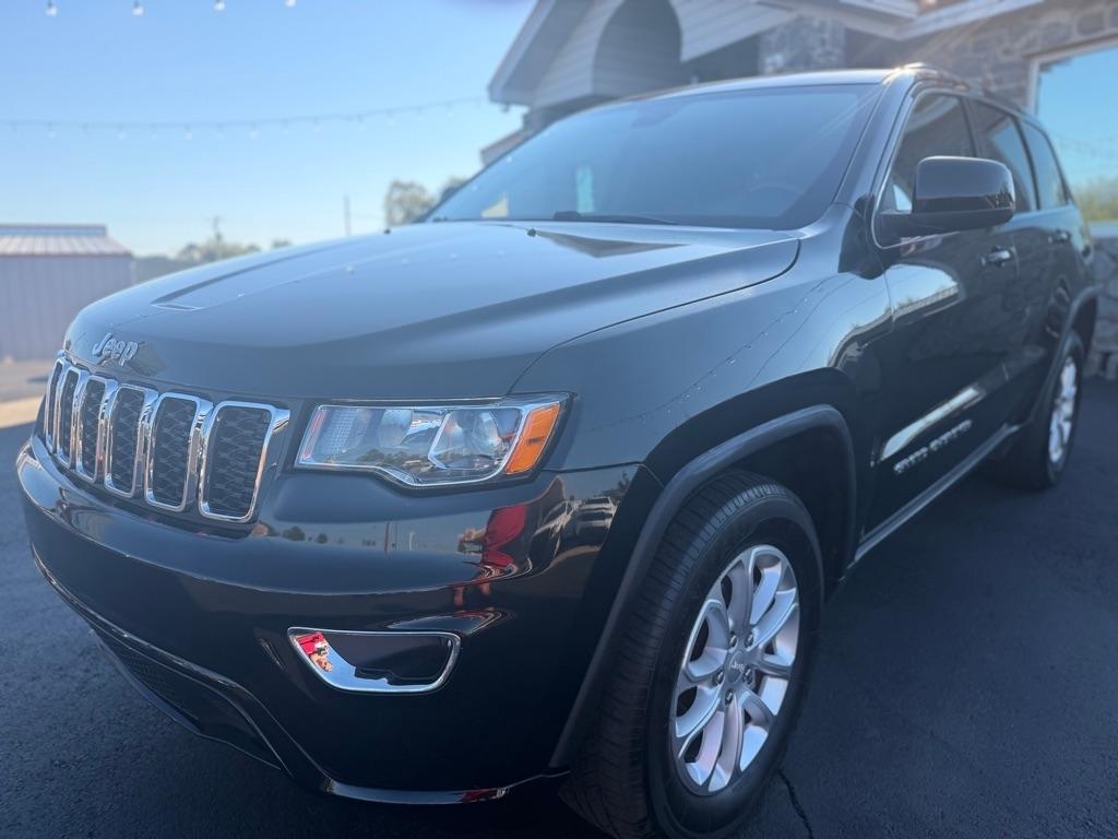 2021 Jeep Grand Cherokee LAREDO