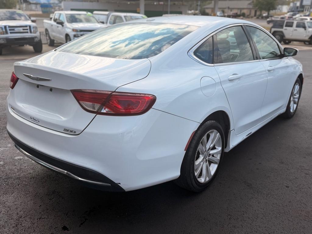 Chrysler 200  2015