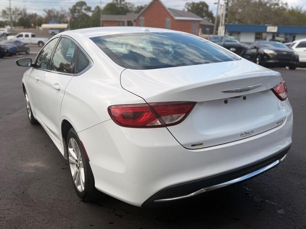 Chrysler 200  2015