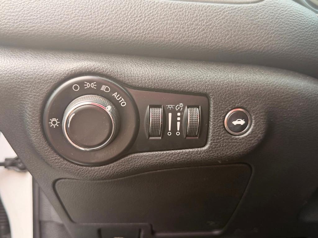 Chrysler 200  2015