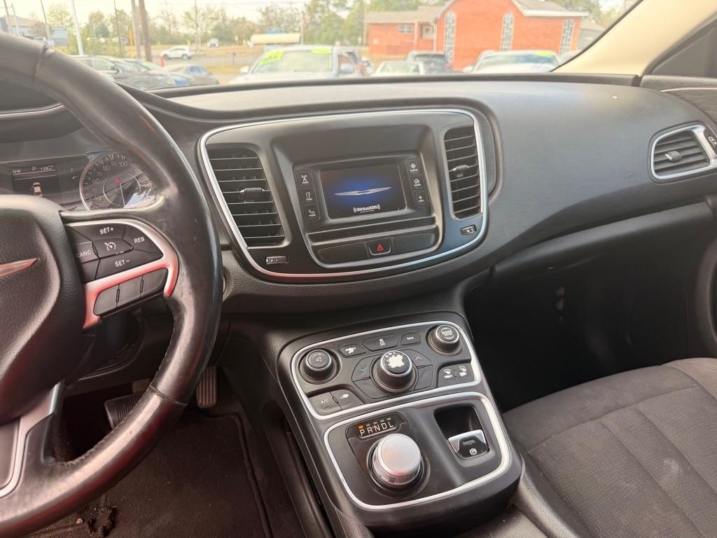 Chrysler 200  2015
