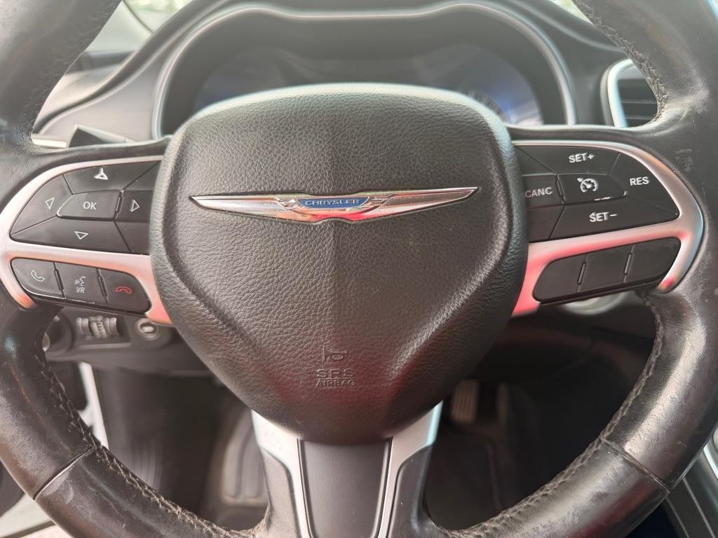 Chrysler 200  2015