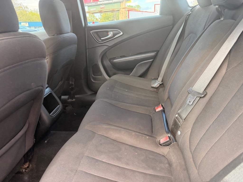 Chrysler 200  2015
