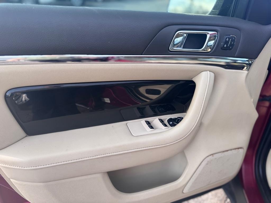 Lincoln MKS  2013