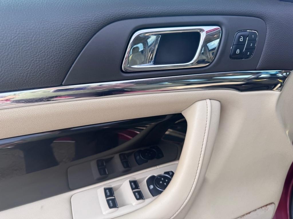 Lincoln MKS  2013