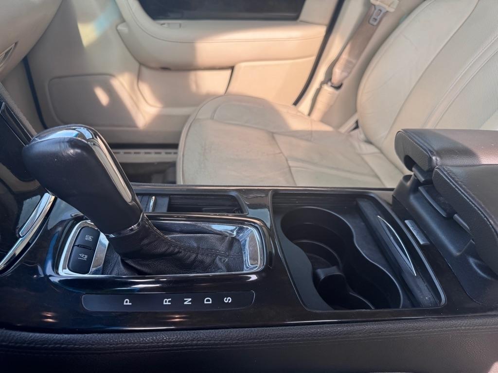Lincoln MKS  2013