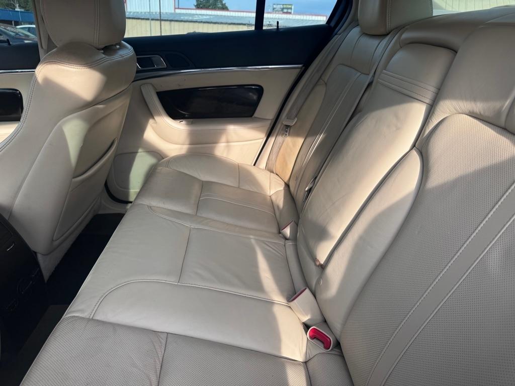 Lincoln MKS  2013