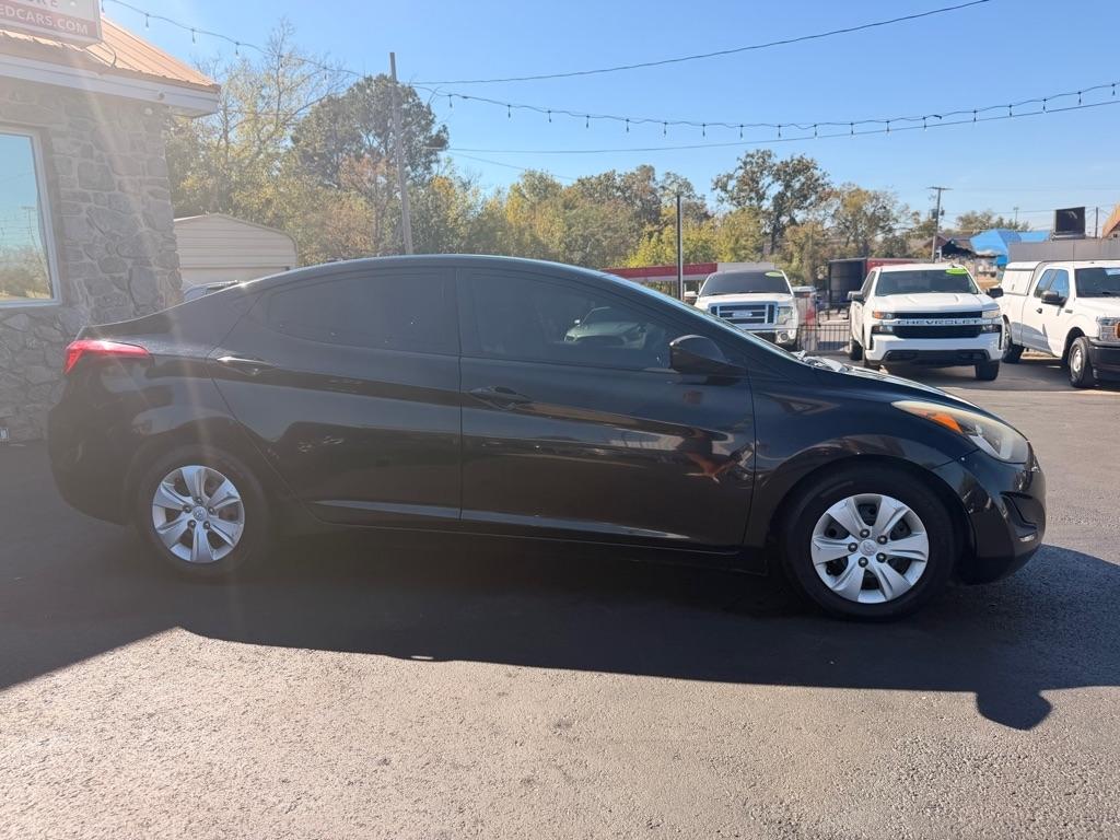 Hyundai Elantra  2016
