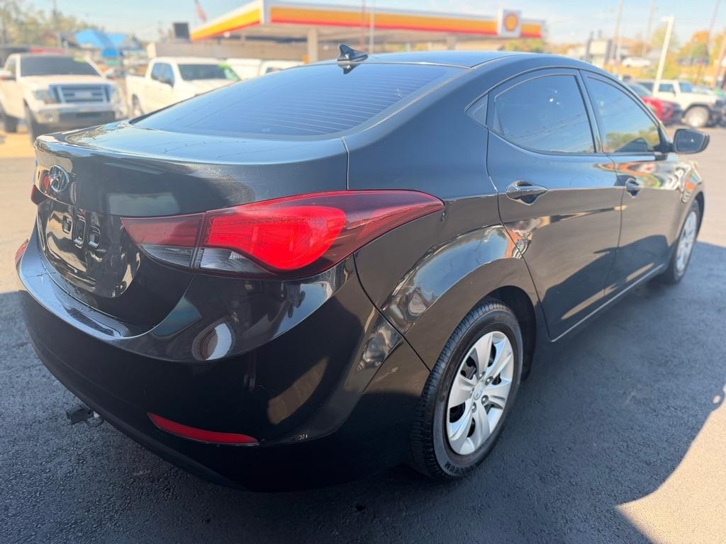 Hyundai Elantra  2016