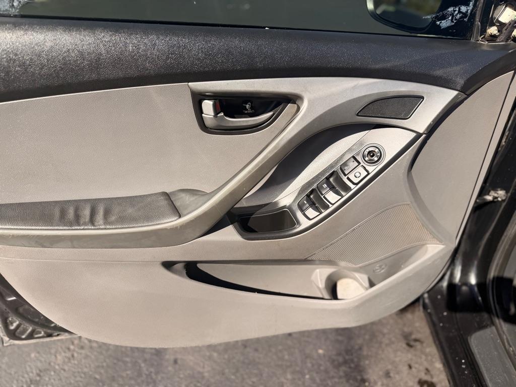 Hyundai Elantra  2016