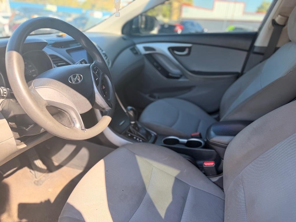 Hyundai Elantra  2016