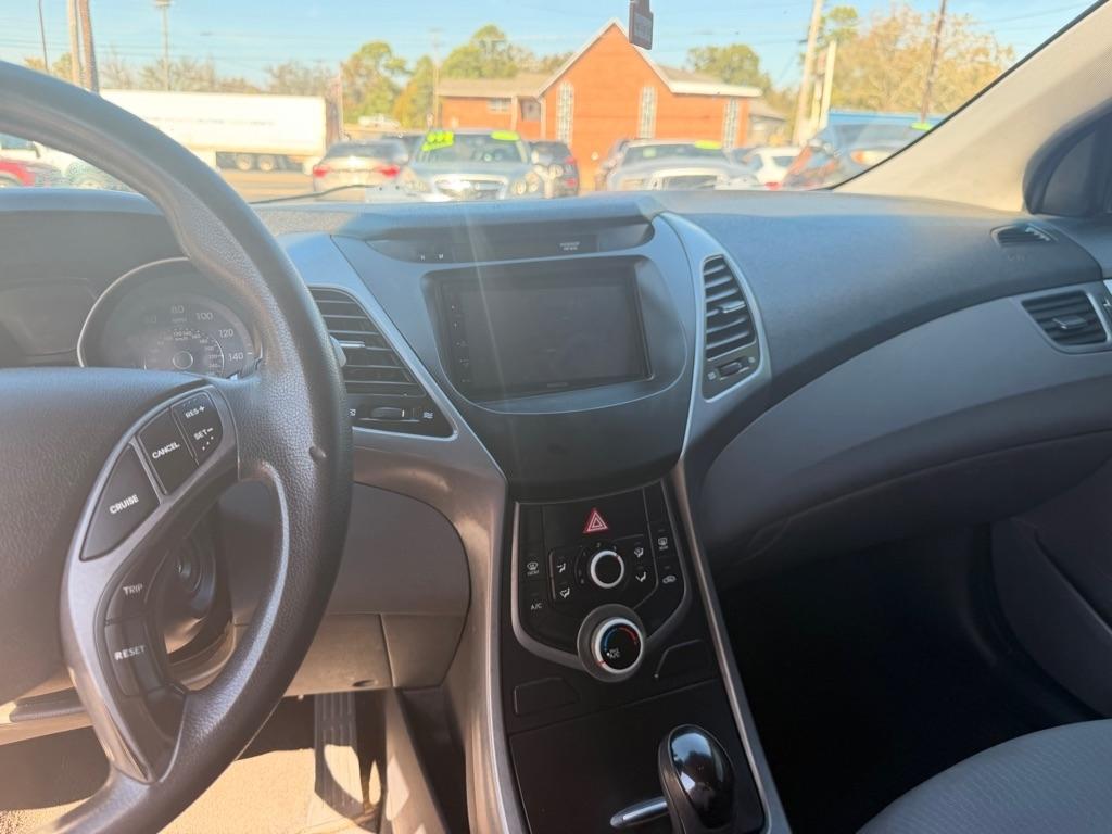 Hyundai Elantra  2016